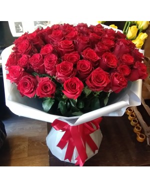 101 Trandafiri Rosii