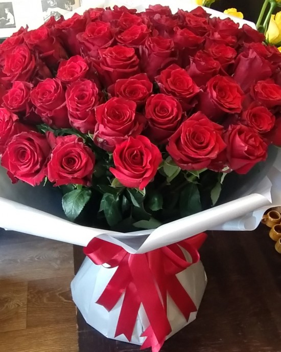 101 Trandafiri Rosii