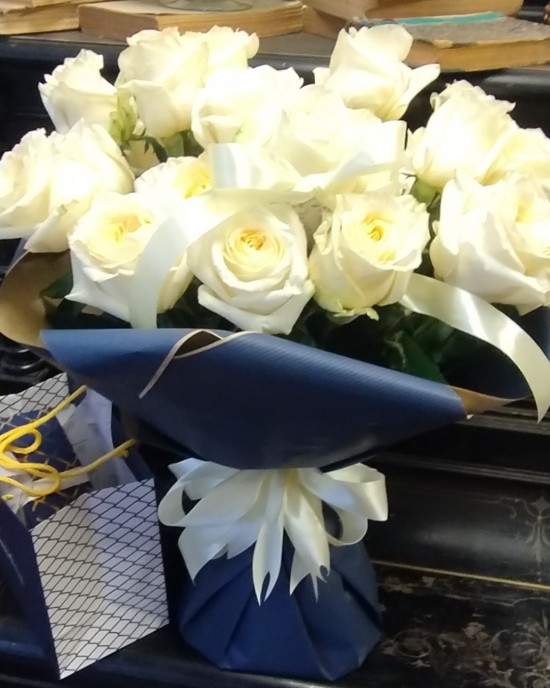 Buchet Trandafiri Snow White