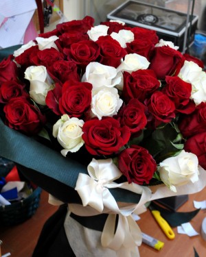 Buchet trandafiri Crimson Peek