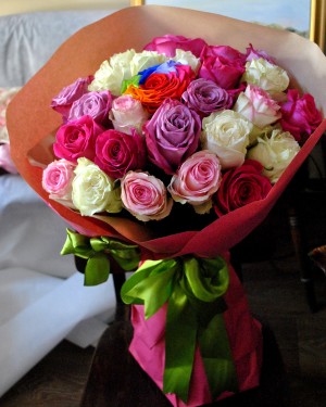 Buchet trandafiri Rainbow at Heart Buchet trandafiri Rainbow at Heart